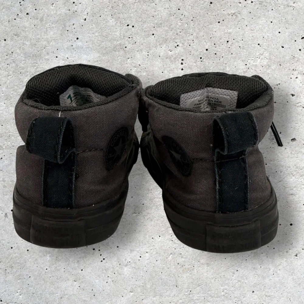 Converse gently used